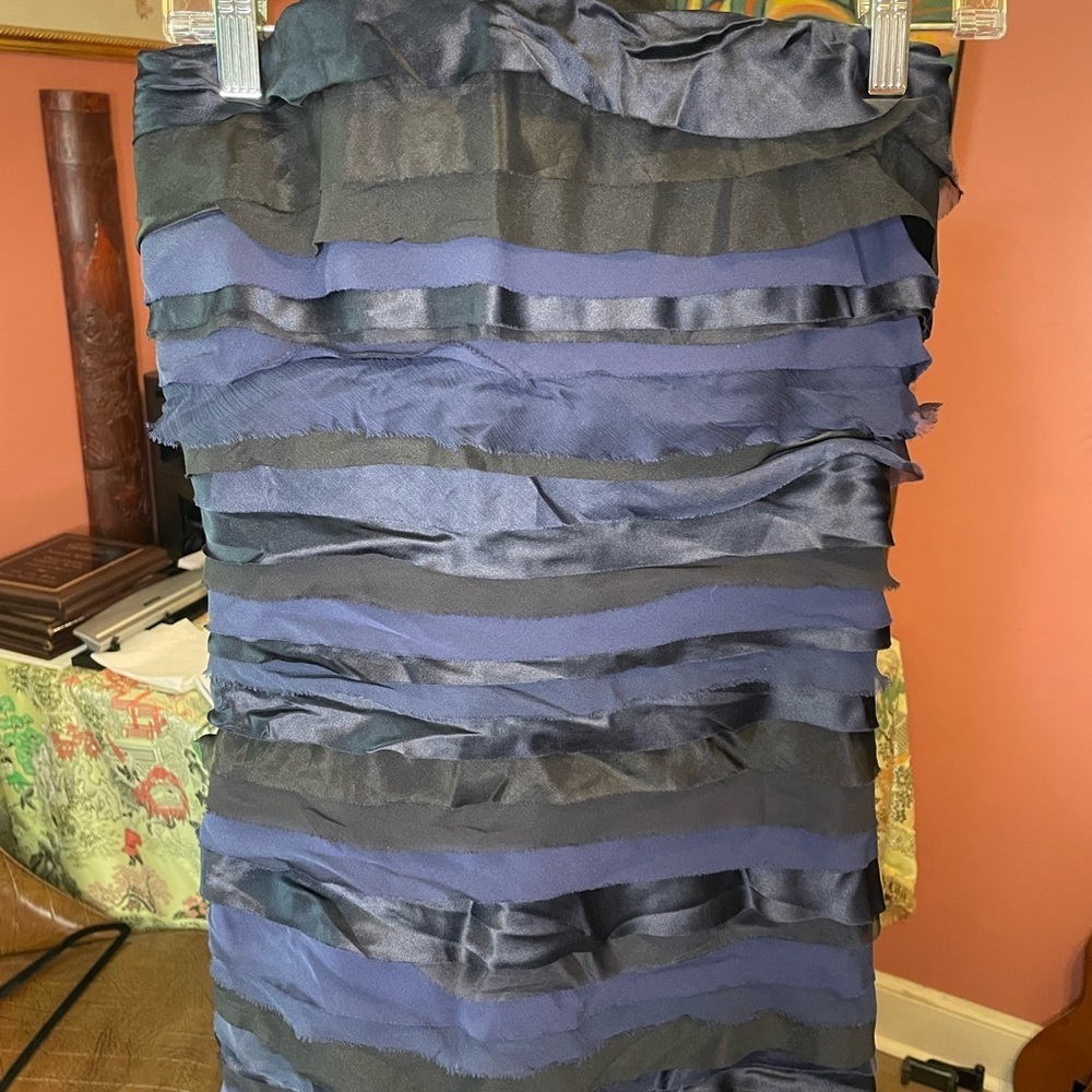 Alice + Olivia Black and Navy Silk Layered Ruffle Strapless Gown US 6 $700+ - Picture 2 of 8